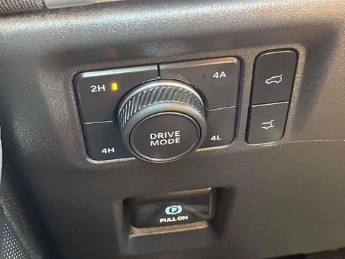 Certified 2025 Ford Expedition Active AWD/4WD image 11