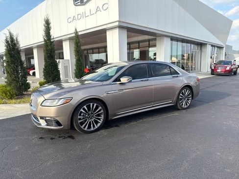 Used 2018 Lincoln Continental Select w/ Continental Climate Package FWD image 2