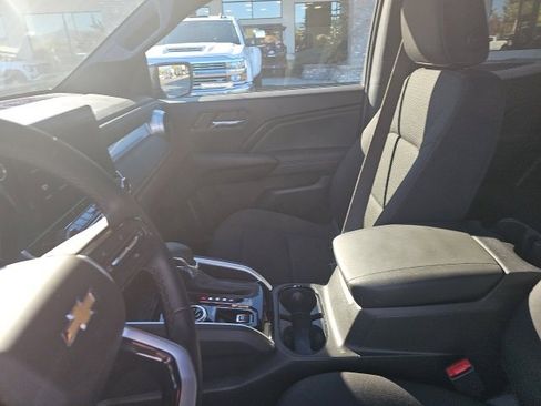 Used 2024 Chevrolet Colorado LT image 27