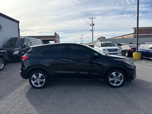 Used 2020 Honda HR-V LX image 5