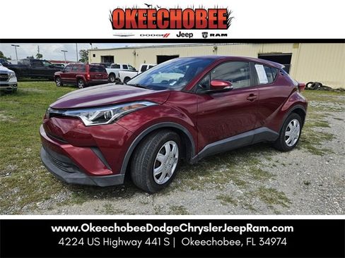 Used 2019 Toyota C-HR LE image 1
