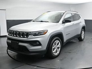 Used 2024 Jeep Compass Latitude AWD/4WD video 4