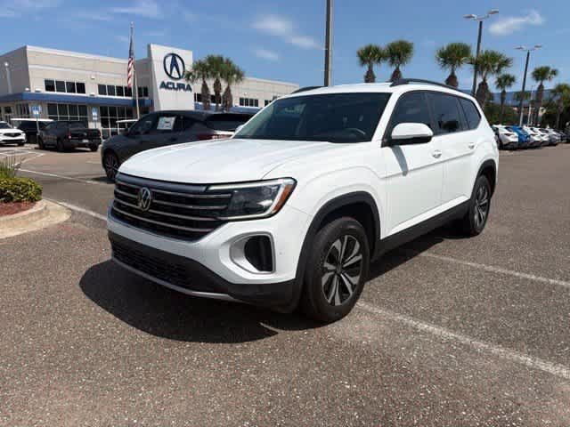 Used 2024 Volkswagen Atlas SE FWD image 2