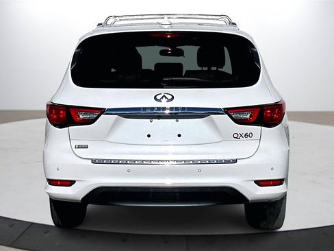 Used 2017 INFINITI QX60 Luxe w/ Deluxe Technology Package image 8