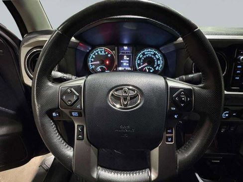 Used 2019 Toyota Tacoma SR5 RWD image 36