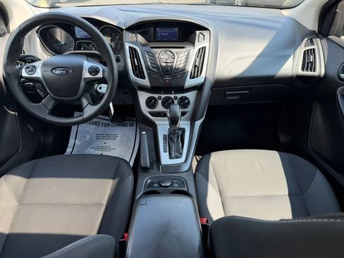 Used 2014 Ford Focus SE w/ SE Winter Package FWD image 11