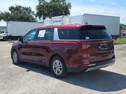 Used 2024 Kia Carnival LX FWD image 5