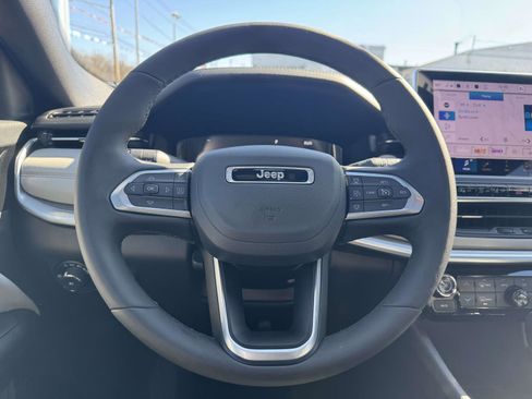 Used 2025 Jeep Compass Limited w/ Elite Group AWD/4WD image 12