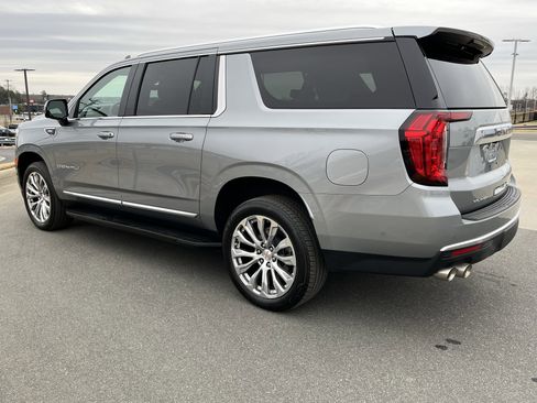 Used 2024 GMC Yukon XL Denali w/ Advanced Technology Package image 7