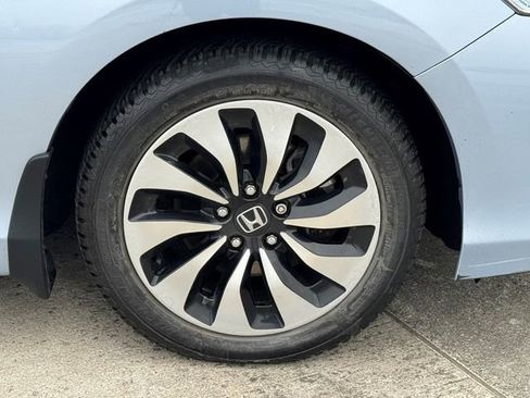 Used 2017 Honda Accord Hybrid Sedan image 7