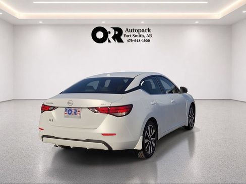 Used 2024 Nissan Sentra SV w/ SV Premium Package FWD image 5