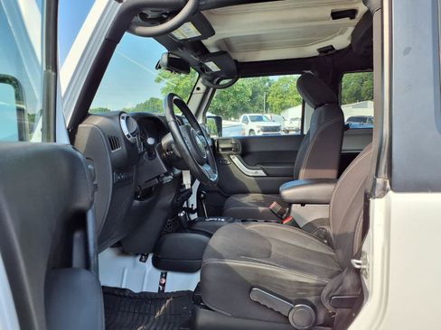 Used 2013 Jeep Wrangler Rubicon w/ Dual Top Group AWD/4WD image 19