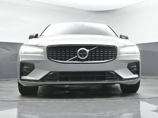 Used 2024 Volvo S60 B5 Plus AWD/4WD image 34