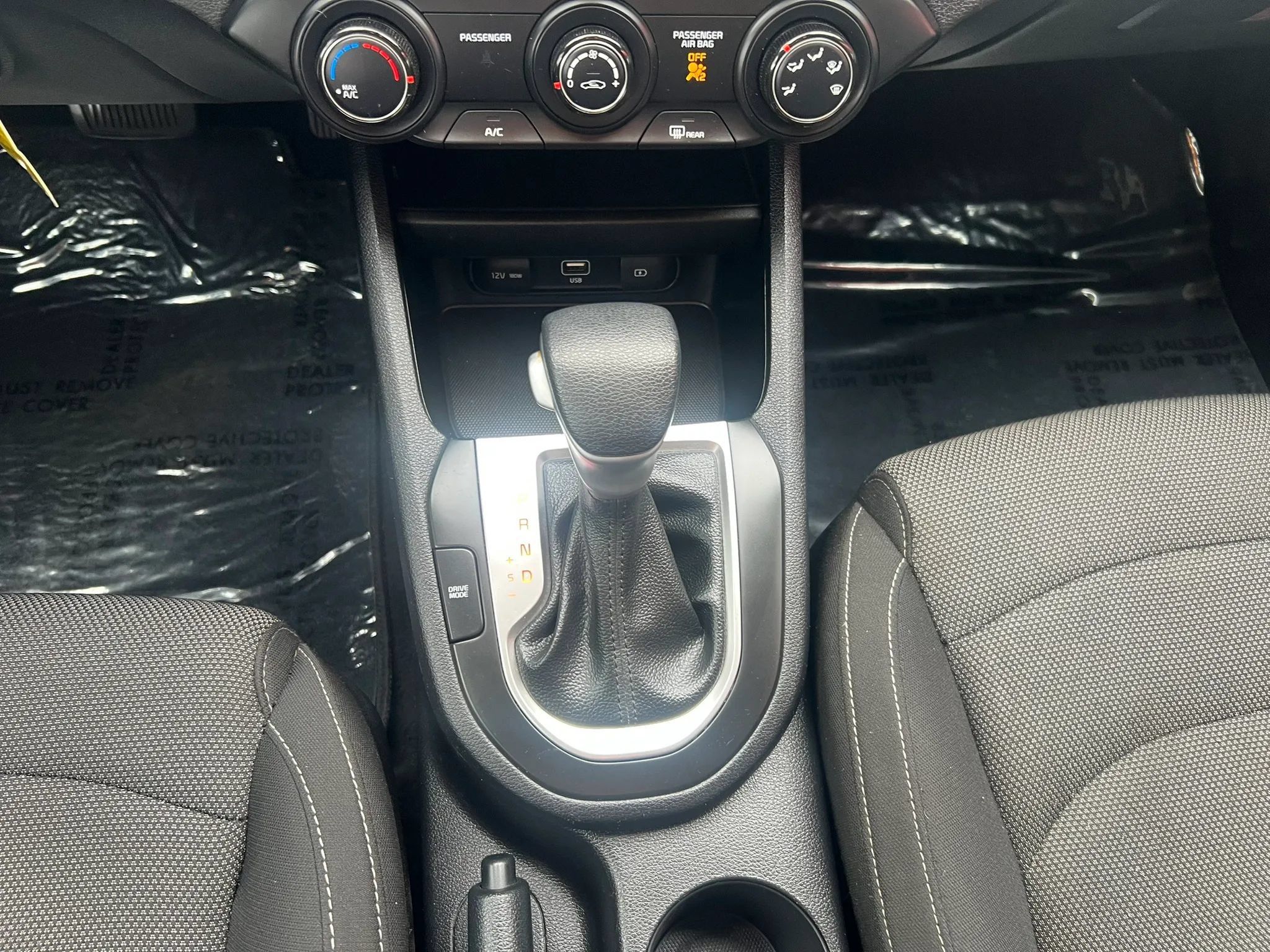 Used 2024 Kia Forte LXS w/ LXS Technology Package FWD image 12