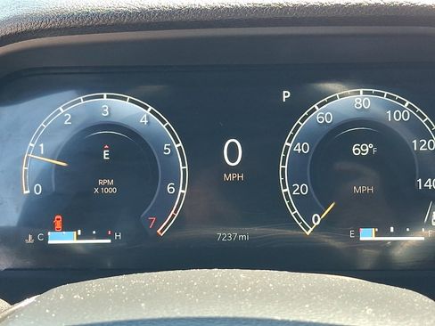 Used 2023 Jeep Grand Cherokee Altitude AWD/4WD image 21