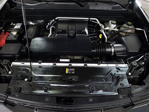 Used 2024 Chevrolet Colorado ZR2 w/ ZR2 Convenience Package III image 38