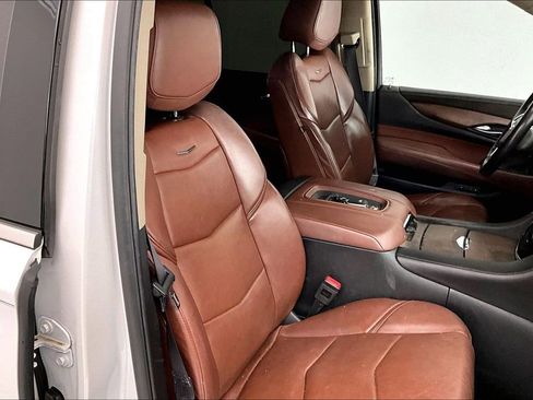 Used 2016 Cadillac Escalade Premium image 10