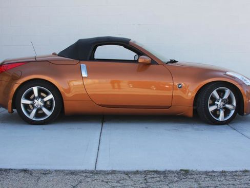 Used 2006 Nissan 350Z Touring RWD image 7