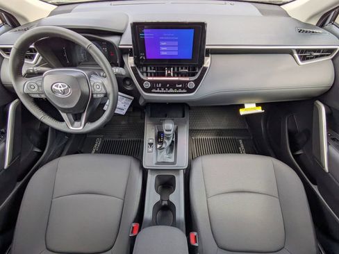 Used 2026 Toyota Corolla Cross LE image 16