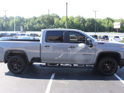 Used 2024 Chevrolet Silverado 2500 Custom w/ Custom Value Package AWD/4WD image 5