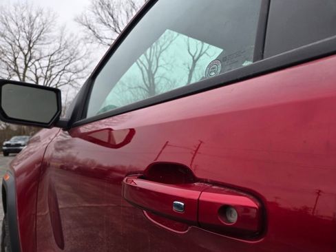 New 2025 GMC Canyon Elevation w/ Convenience Package image 28