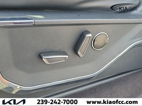 Used 2022 Ford F150 Lariat w/ Equipment Group 502A High AWD/4WD image 21