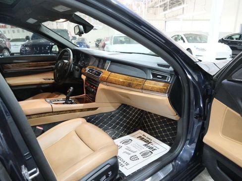 Used 2015 BMW 750Li xDrive AWD/4WD image 35
