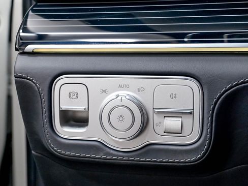 Used 2024 Mercedes-Benz Maybach GLS 600 4MATIC image 67