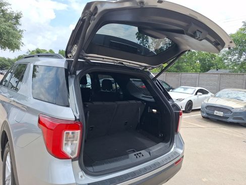 Used 2020 Ford Explorer XLT w/ Comfort Package RWD image 35
