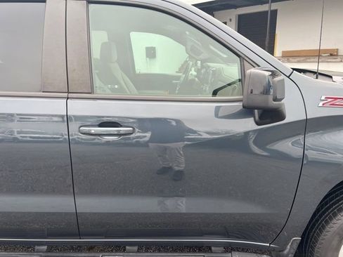 Used 2021 Chevrolet Silverado 1500 RST w/ Z71 Off-Road Package image 3