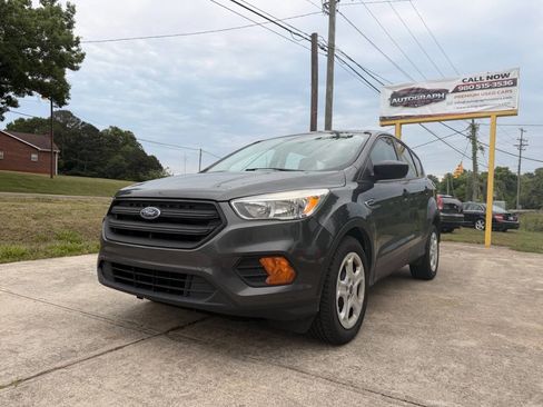 Used 2017 Ford Escape S FWD image 1