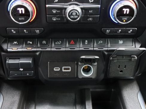 Used 2020 Chevrolet Silverado 1500 High Country w/ Technology Package image 21