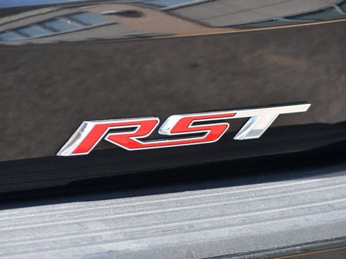 Used 2022 Chevrolet Suburban RST w/ Sport Performance Package image 20