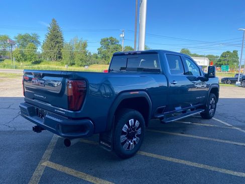 Used 2025 GMC Sierra 3500 Denali w/ Technology Package AWD/4WD image 5