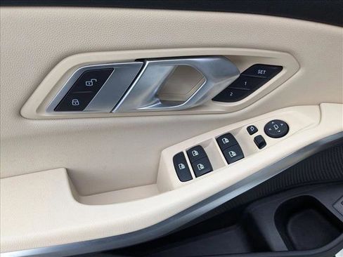 Used 2019 BMW 330i xDrive Sedan w/ Convenience Package image 10