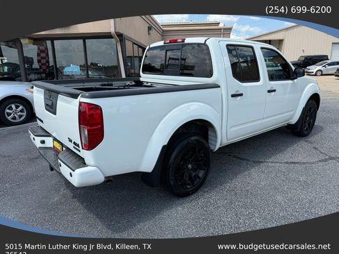Used 2019 Nissan Frontier SV w/ Value Truck Package AWD/4WD image 5