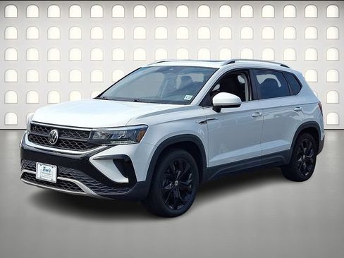 Used 2022 Volkswagen Taos SE AWD/4WD image 3
