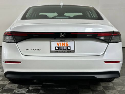 Used 2025 Honda Accord LX image 18