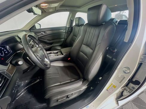 Used 2022 Honda Accord Touring image 10