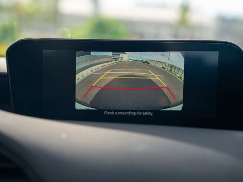 Used 2023 MAZDA MAZDA3 s FWD image 16