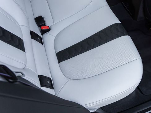 Used 2025 BMW X6 M Competition w/ Executive Package image 41