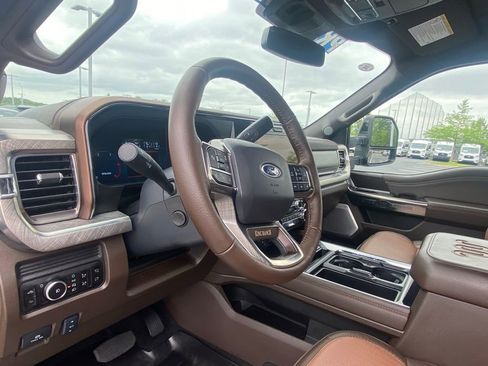 Certified 2025 Ford F250 King Ranch AWD/4WD image 9