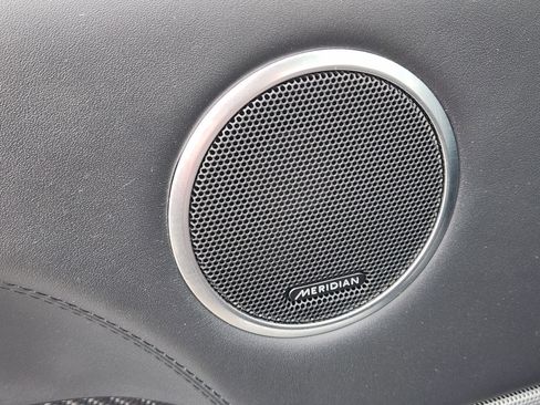 Used 2019 Land Rover Range Rover Sport SVR image 23