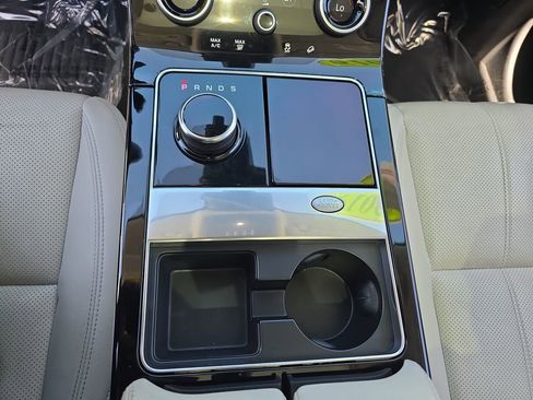 Used 2019 Land Rover Range Rover Velar S AWD/4WD image 28
