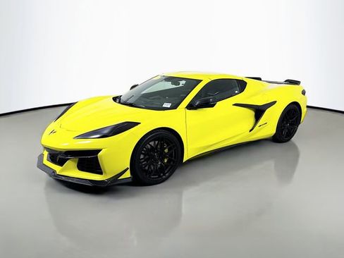 Used 2023 Chevrolet Corvette Z06 w/ Engine Appearance Package image 4