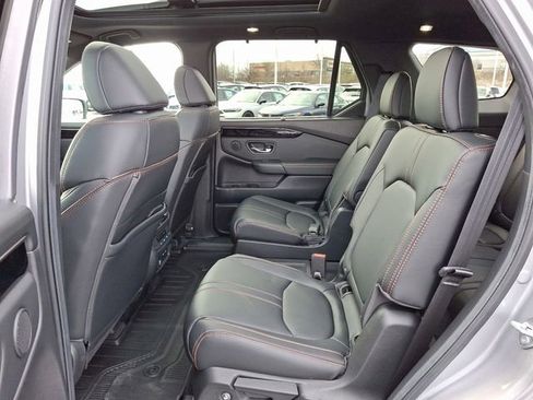 Certified 2025 Honda Pilot TrailSport image 10