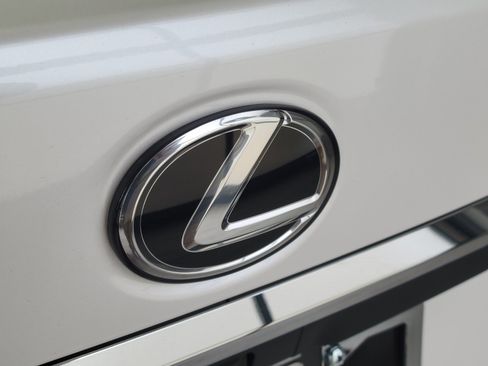 Certified 2024 Lexus ES 350 w/ Premium Package FWD image 4