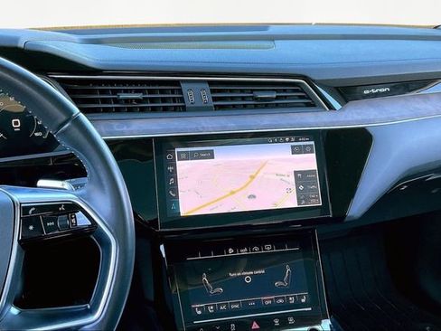 Used 2019 Audi e-tron Premium Plus image 9