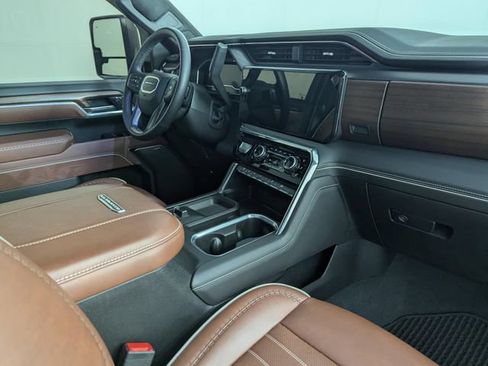 Used 2025 GMC Sierra 3500 Denali Ultimate AWD/4WD image 23