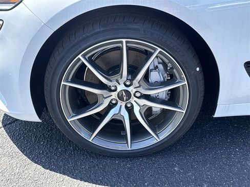 New 2025 Genesis G70 2.5T image 11